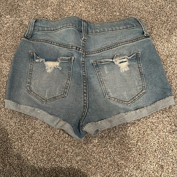Mid rise 5-button cuffed denim shorts - Picture 2 of 2